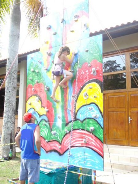 PAREDE DE ESCALADA RÍGIDA